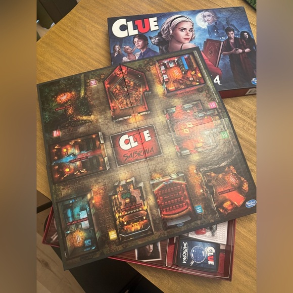Clue Chilling Adventures of Sabrina Edition Board Game - Picture 8 of 9